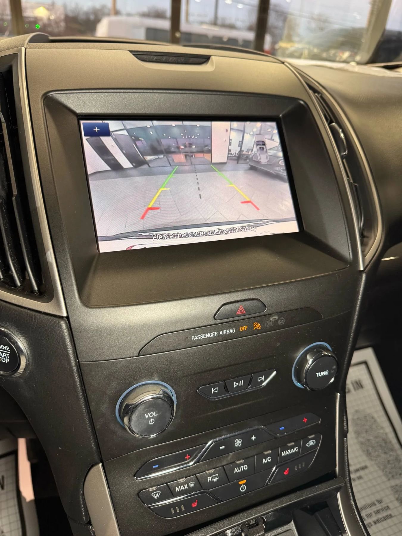 Used 2020 Ford Edge SEL w/ Cold Weather Package image 32