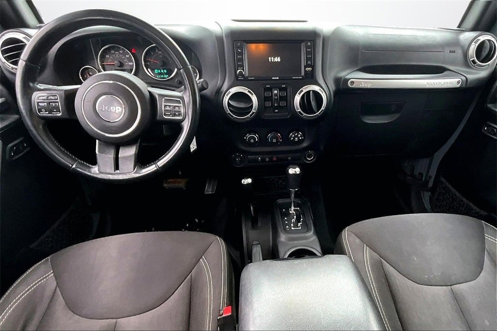 Used 2015 Jeep Wrangler Unlimited Sahara w/ Connectivity Group image 7