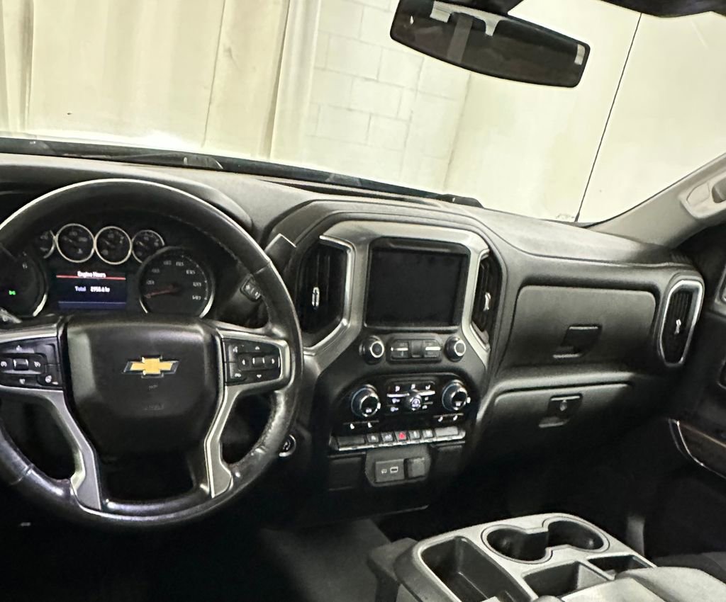 Used 2022 Chevrolet Silverado 1500 LT AWD/4WD image 22