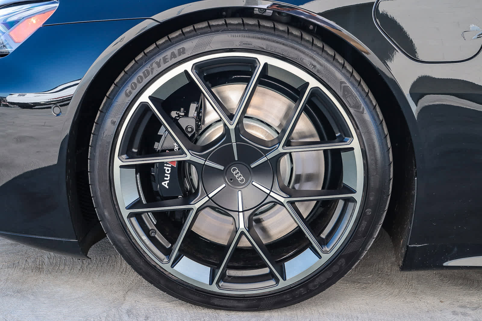 Used 2025 Audi RS e-tron GT performance w/ 21" Wheel Package image 14