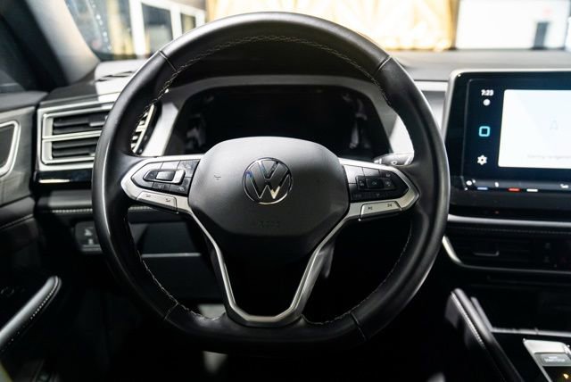 Used 2025 Volkswagen Atlas Cross Sport SE AWD/4WD image 19