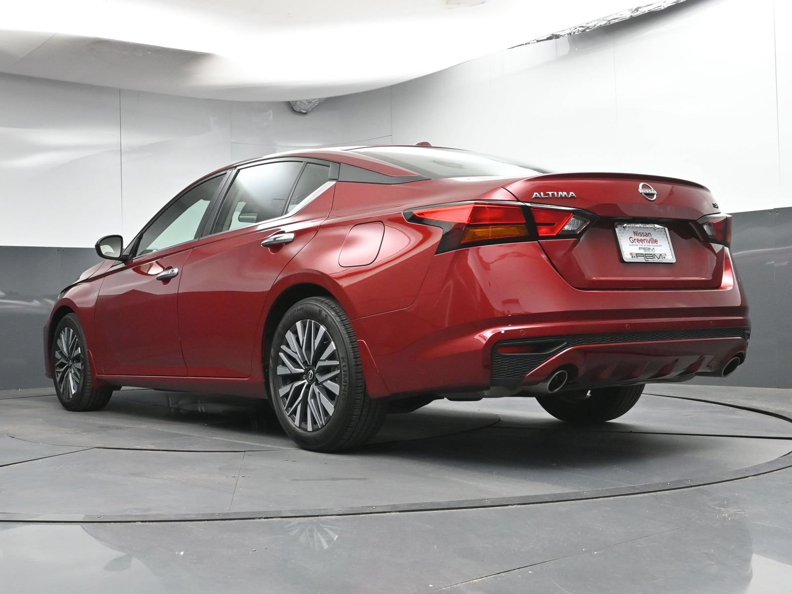 Used 2024 Nissan Altima 2.5 SV w/ SV Premium Package FWD image 28