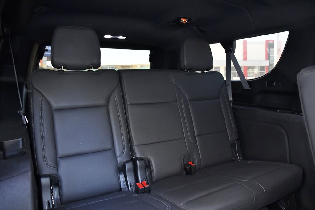 Used 2024 Chevrolet Suburban Z71 w/ Luxury Package image 27