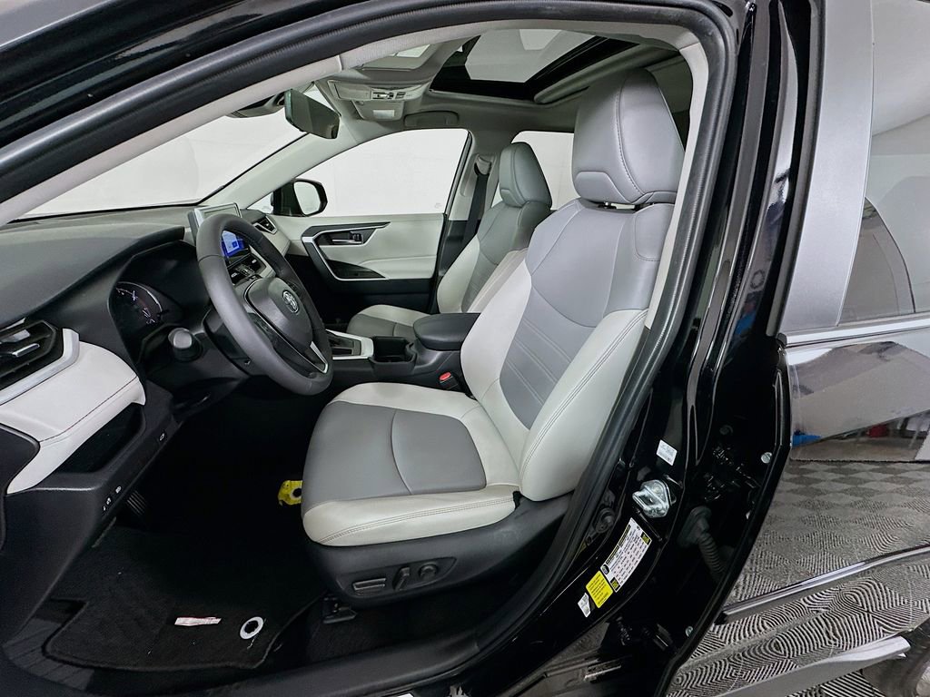 Certified 2025 Toyota RAV4 XLE Premium image 21