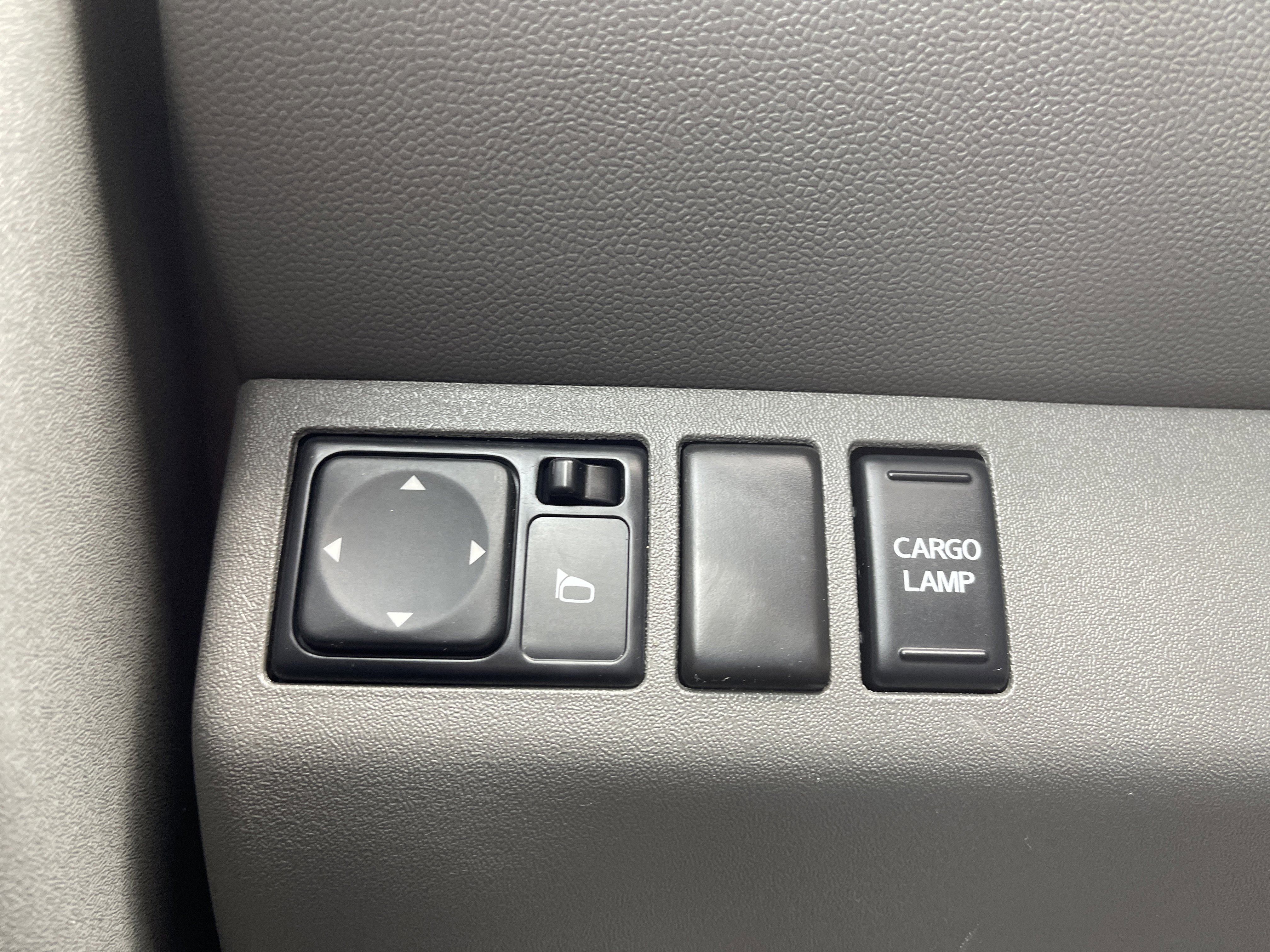 Used 2020 Nissan Frontier SV w/ Midnight Edition Floor Mats image 21