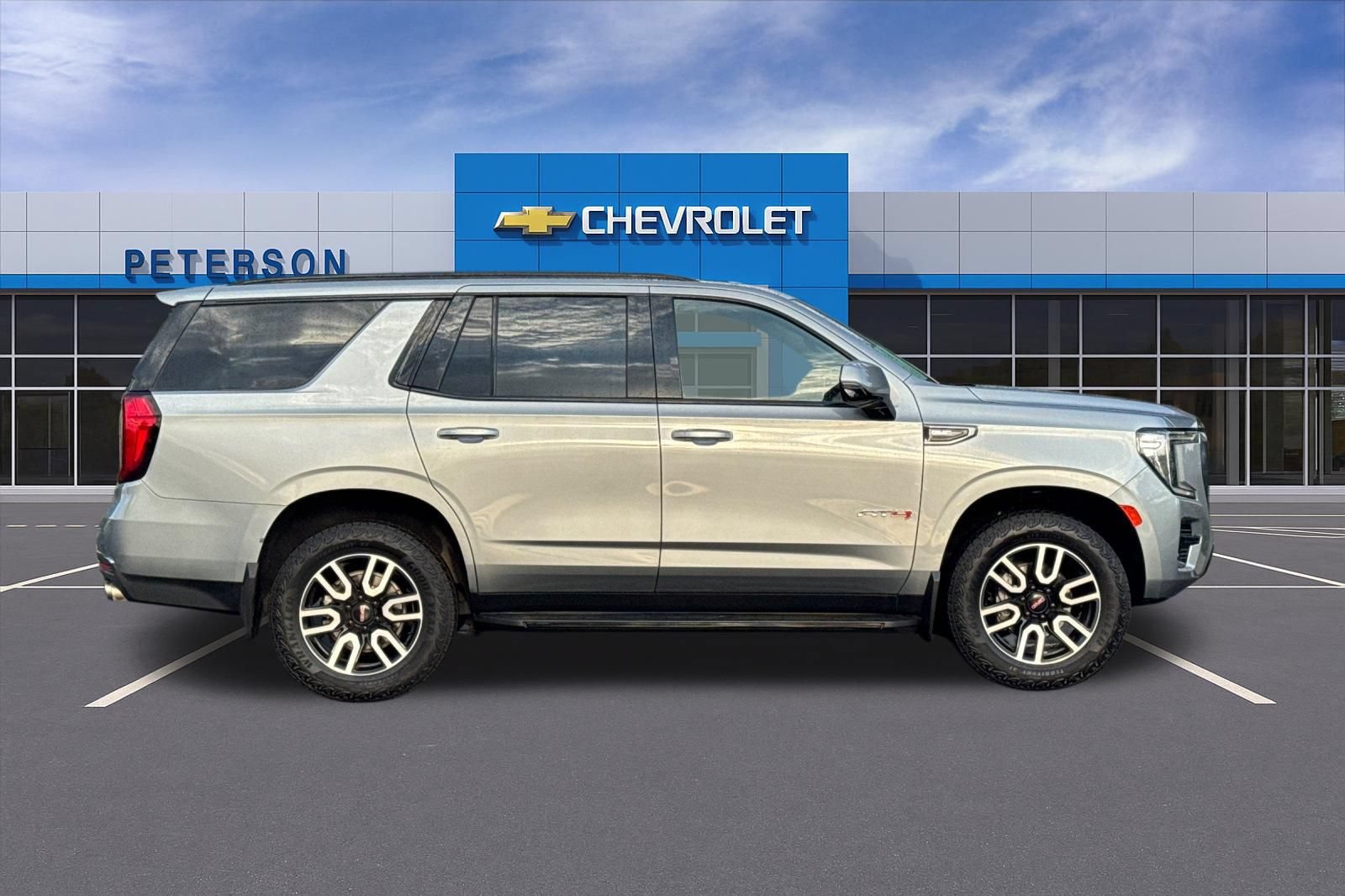 Used 2024 GMC Yukon AT4 w/ Technology Package AWD/4WD image 3