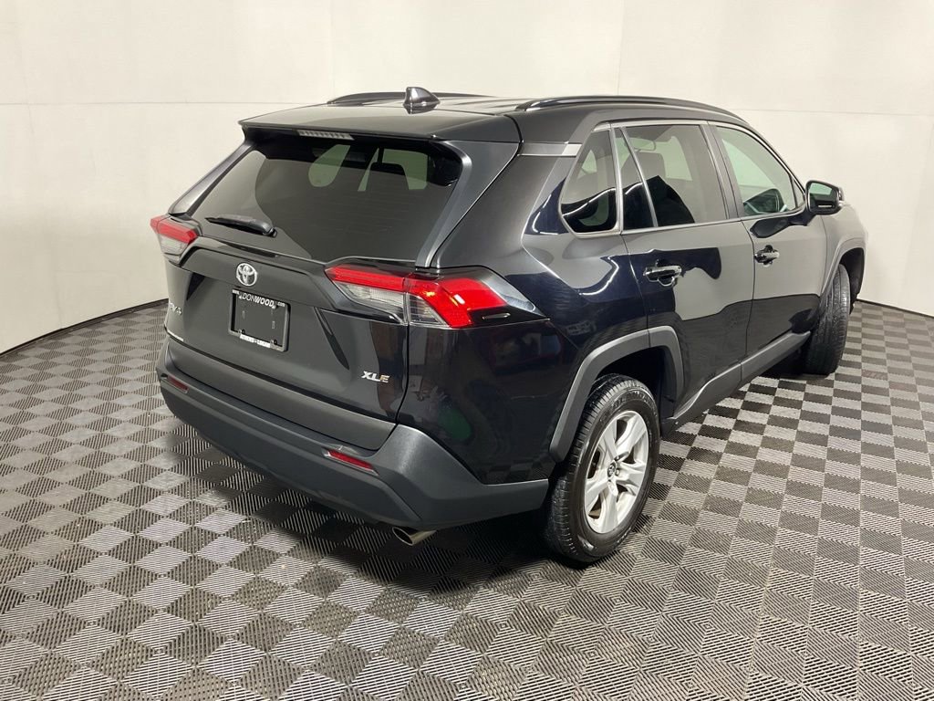 Used 2021 Toyota RAV4 XLE image 15