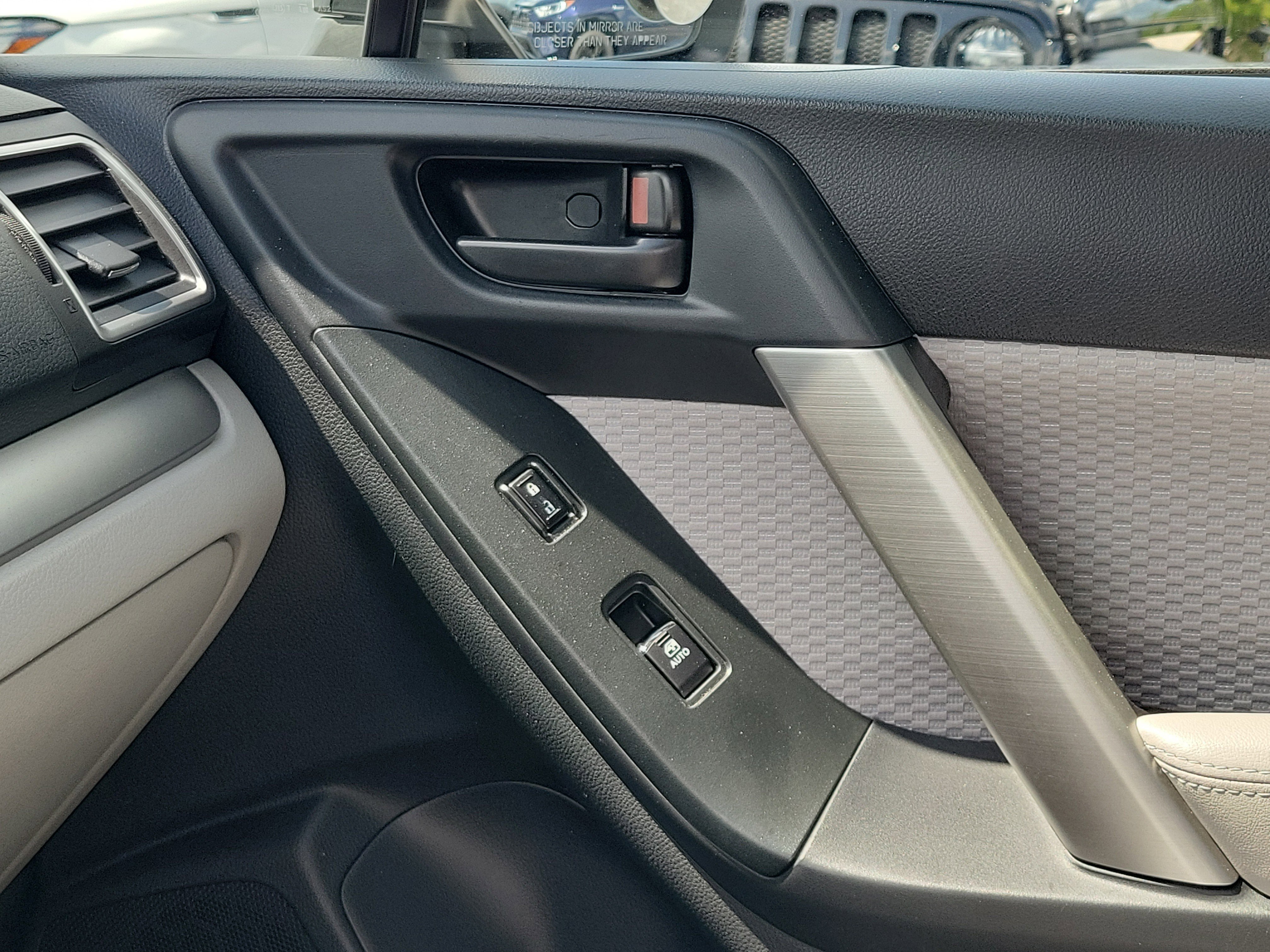 Used 2017 Subaru Forester 2.5i Premium image 29