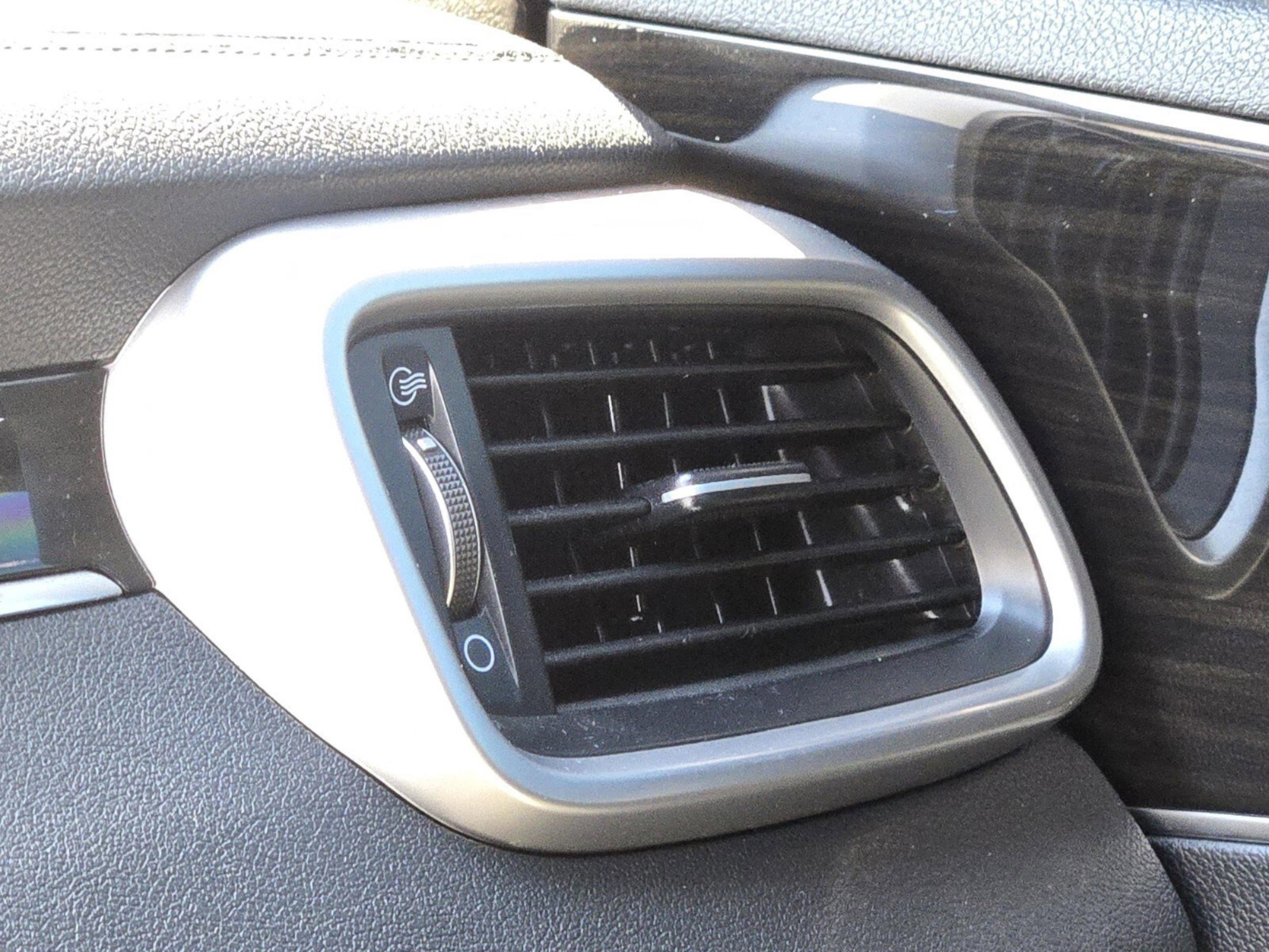 Used 2020 Kia Sorento LX image 53