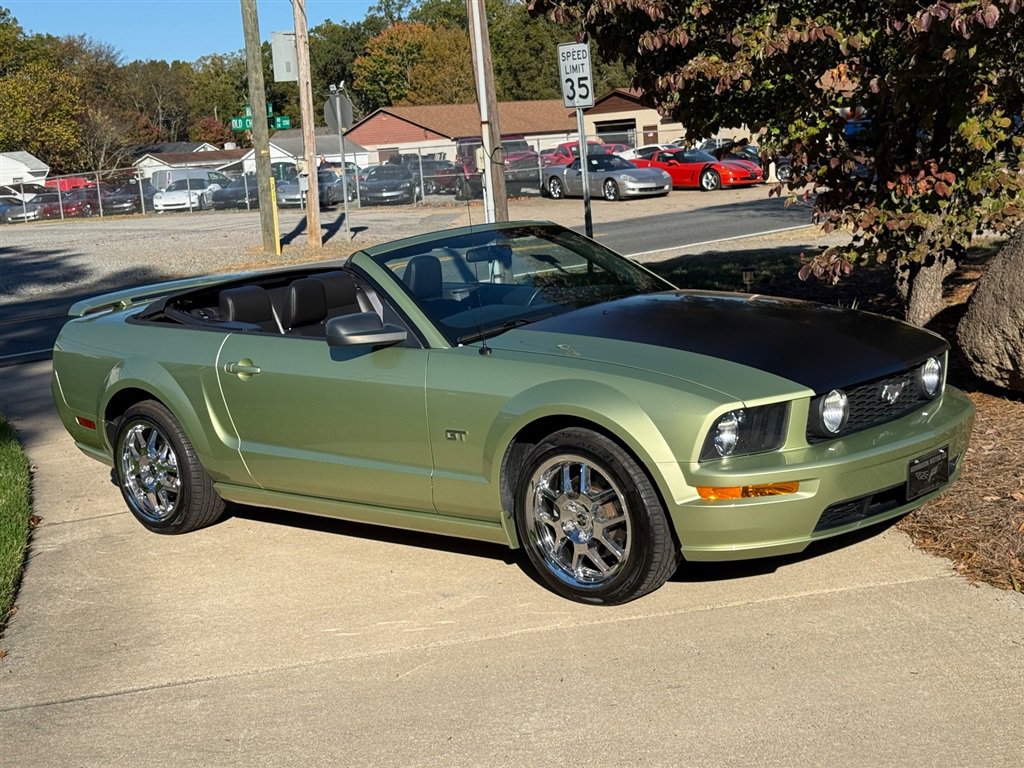 Used 2006 Ford Mustang GT RWD image 23