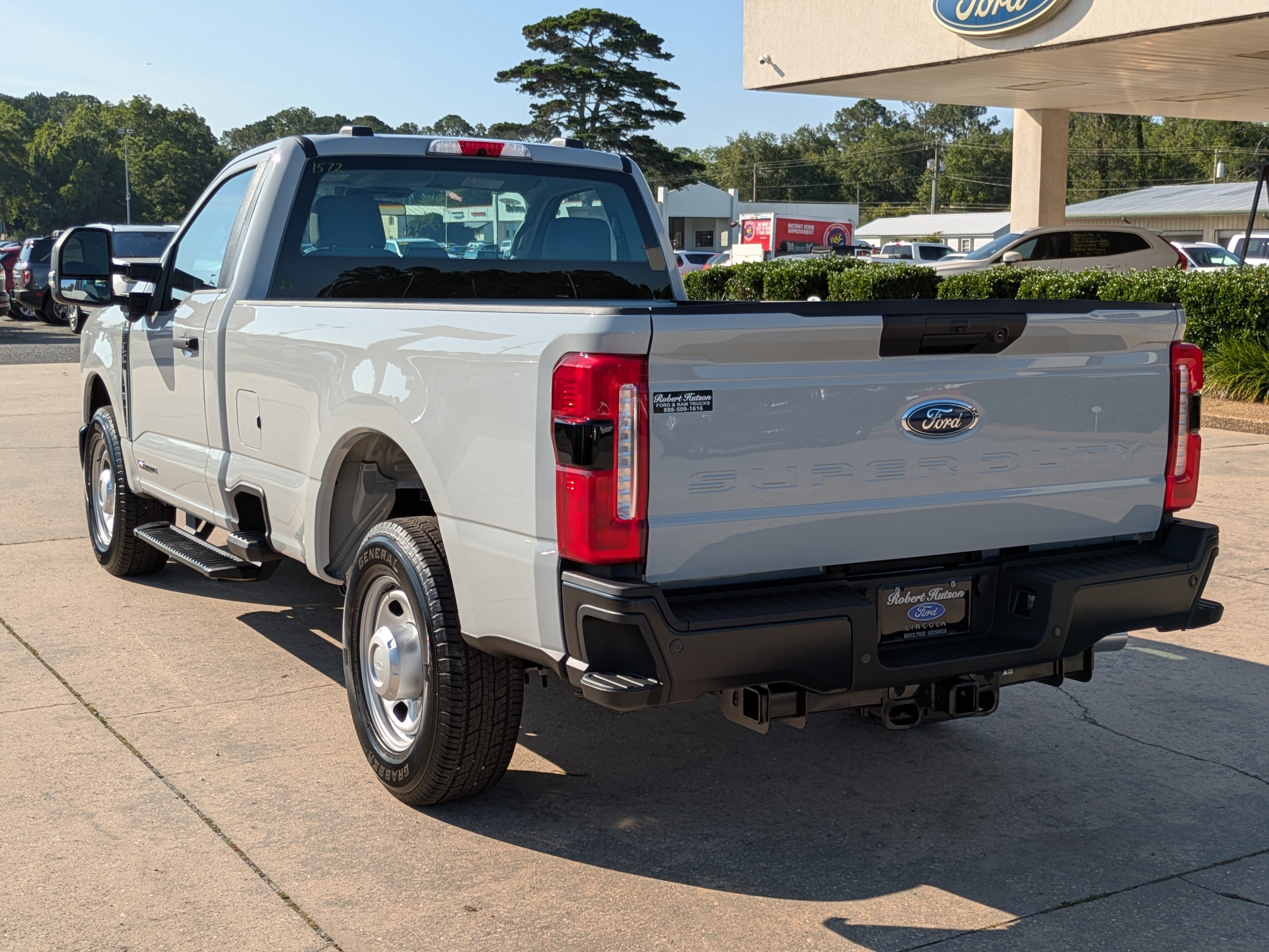 Used 2025 Ford F350 XL w/ 360-Degree Camera Package RWD image 9