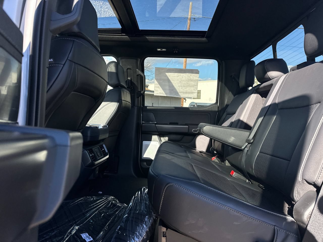 New 2025 Ford F150 Lariat w/ Equipment Group 502A High AWD/4WD image 17