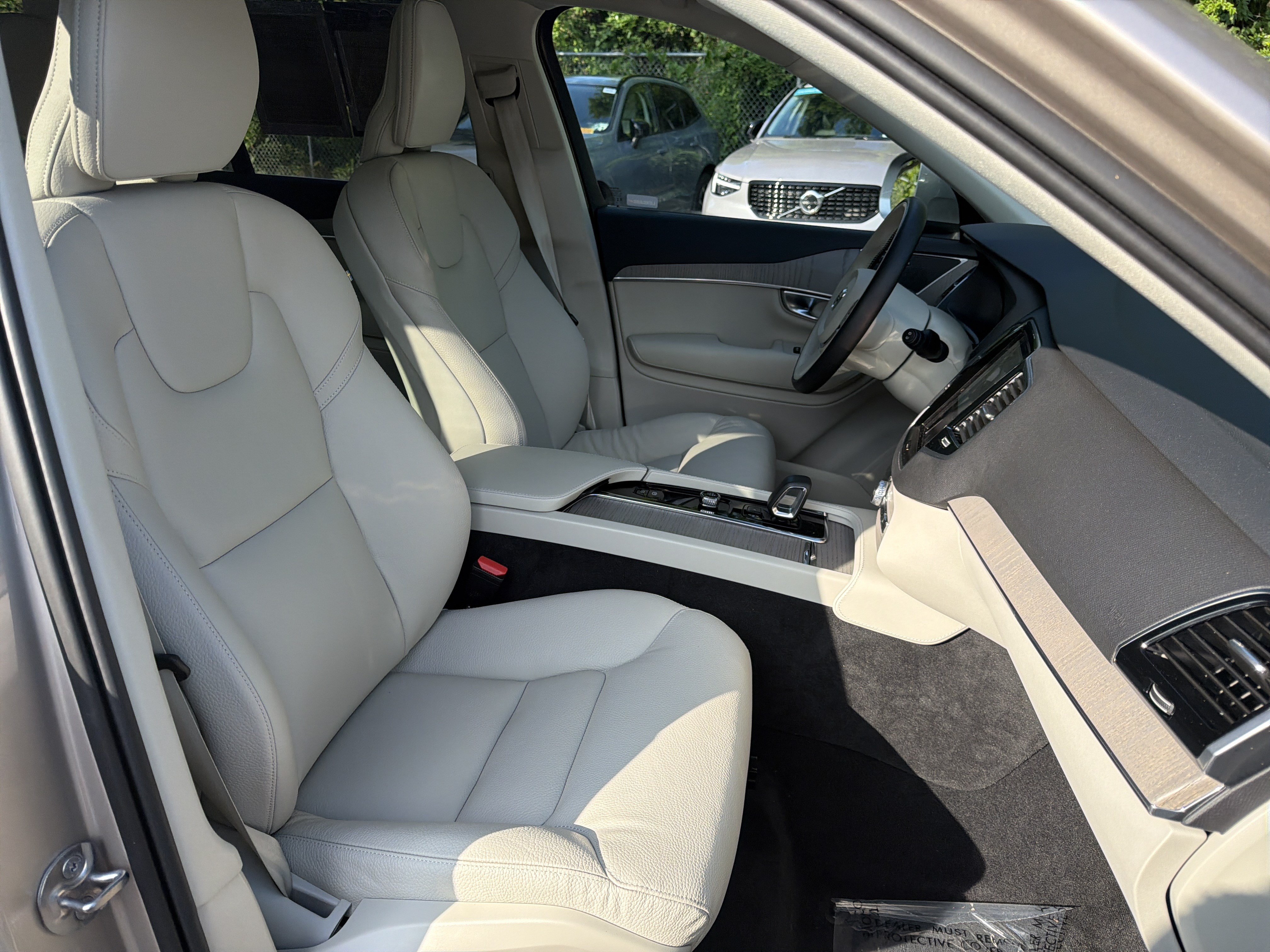 Certified 2024 Volvo XC90 T8 Plus w/ Protection Package AWD/4WD image 35
