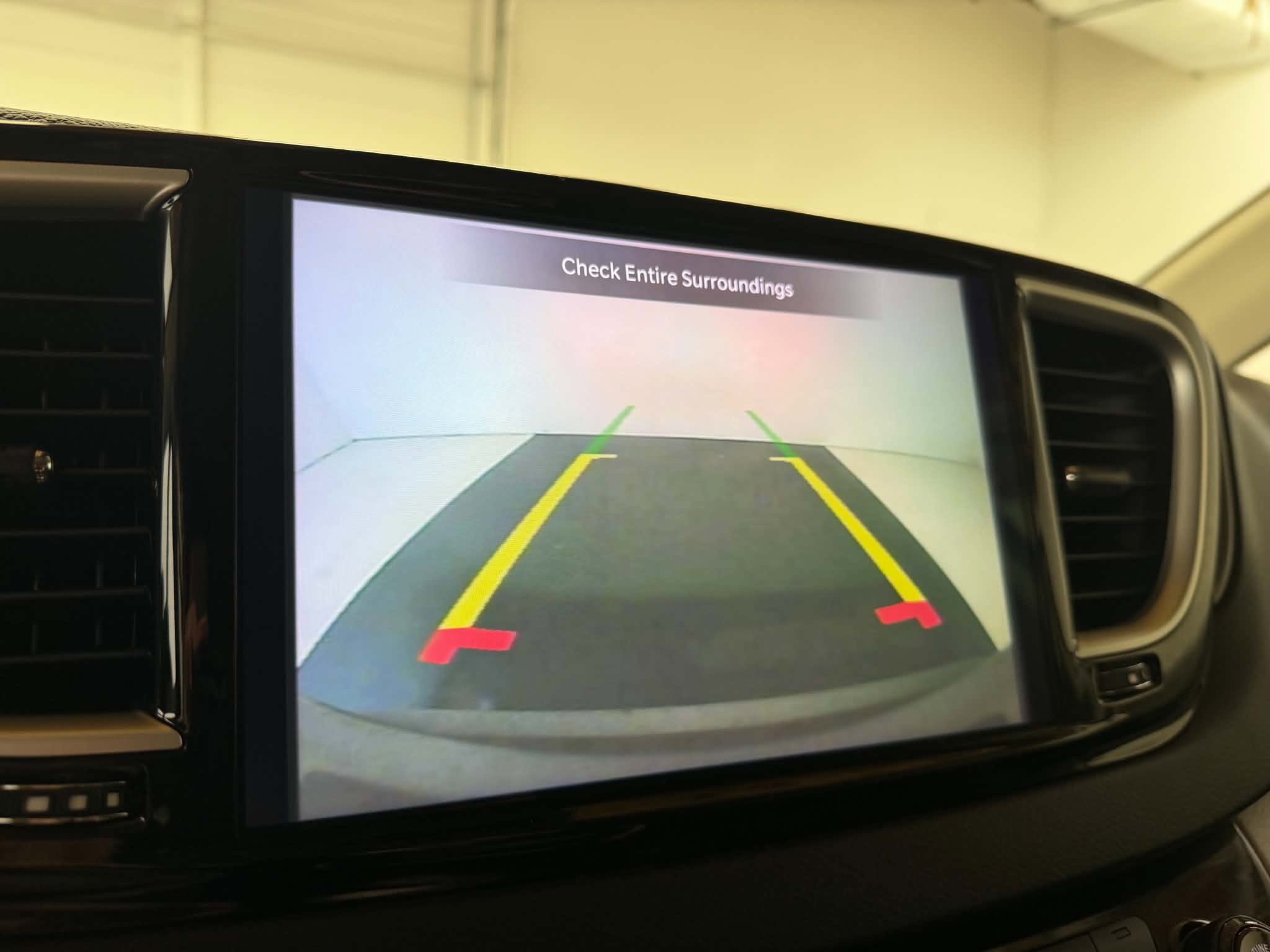 Used 2023 Chrysler Pacifica Touring-L FWD image 26