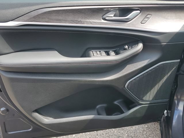 New 2026 Jeep Grand Cherokee Limited AWD/4WD image 16