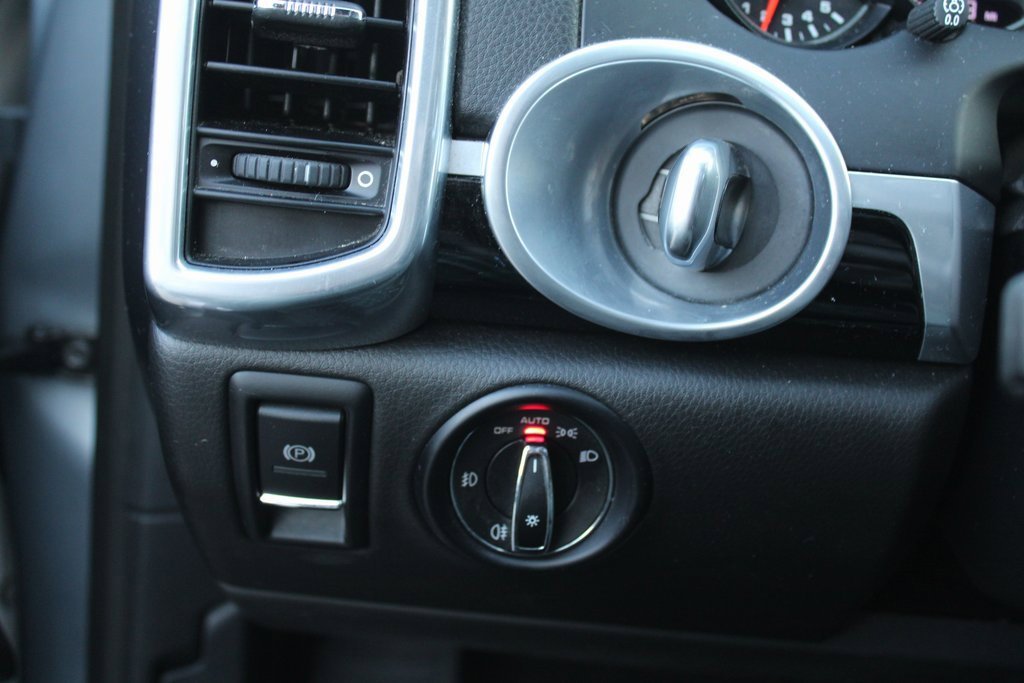 Certified 2016 Porsche Cayenne image 20