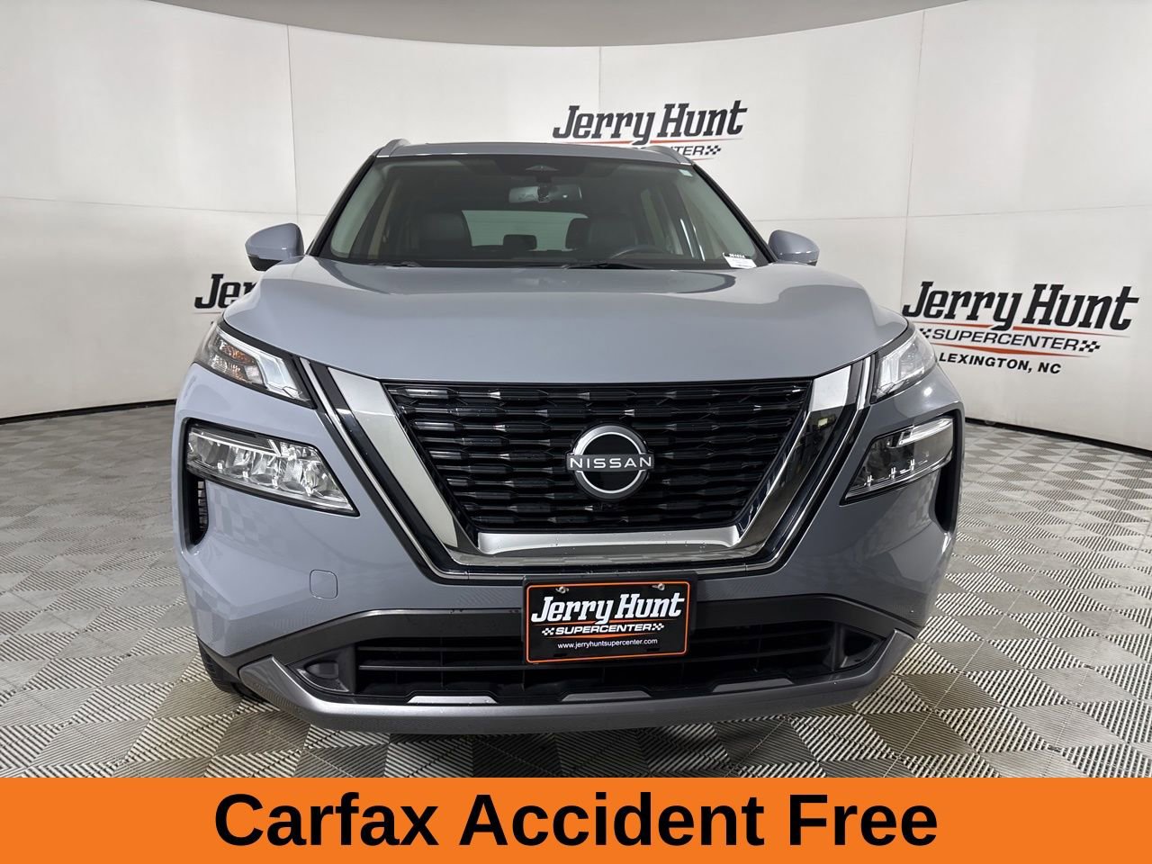 Used 2023 Nissan Rogue SL image 3