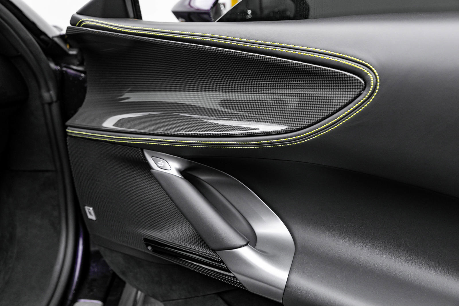 Certified 2024 Ferrari SF90 Spider image 39