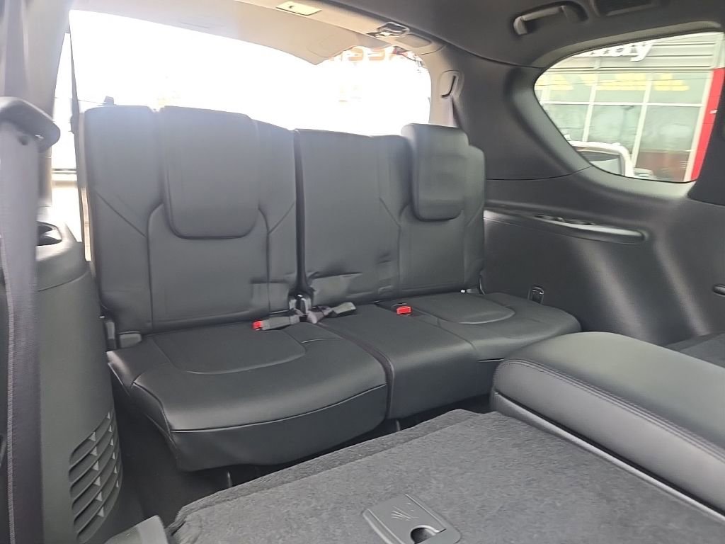 Used 2024 Nissan Armada SL w/ Midnight Edition Package image 35