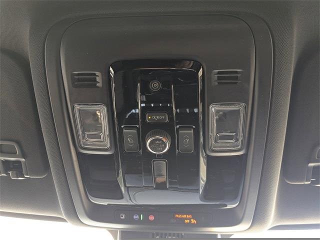 New 2026 GMC Yukon Elevation image 25