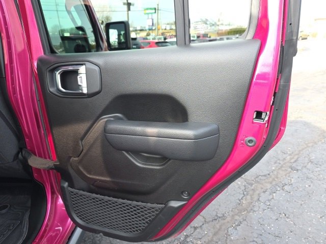 Used 2024 Jeep Gladiator Willys image 44