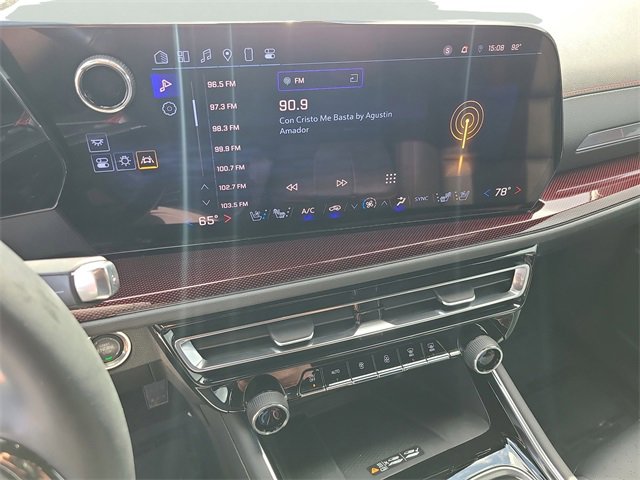 Used 2024 Chevrolet Traverse RS image 32