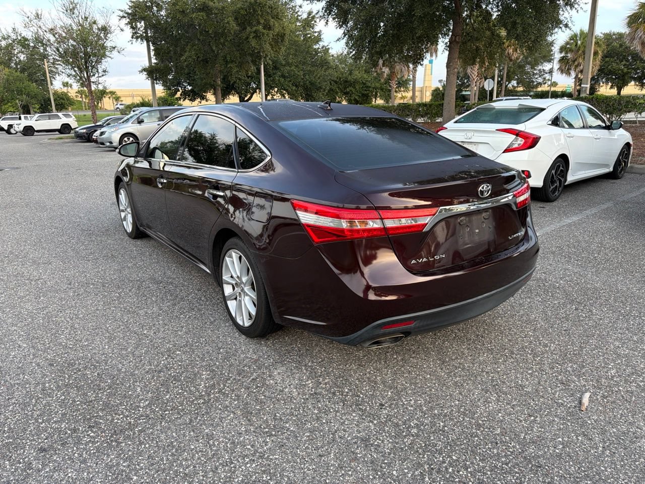 Used 2015 Toyota Avalon Limited w/ Technology Package FWD image 3