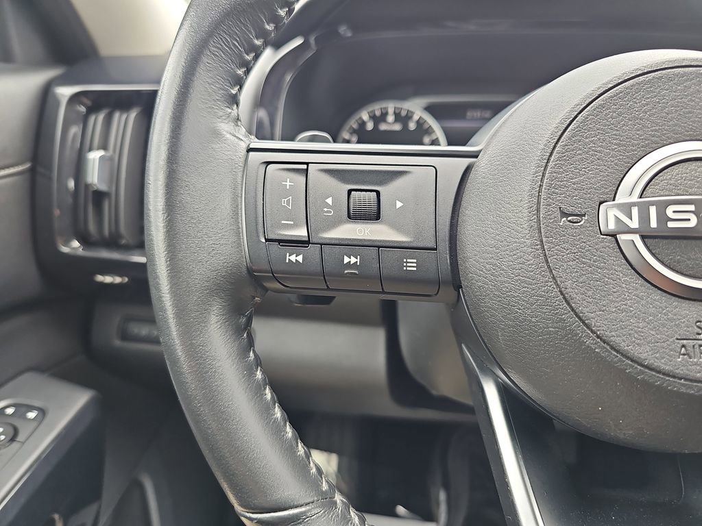 Used 2024 Nissan Pathfinder SV FWD image 21