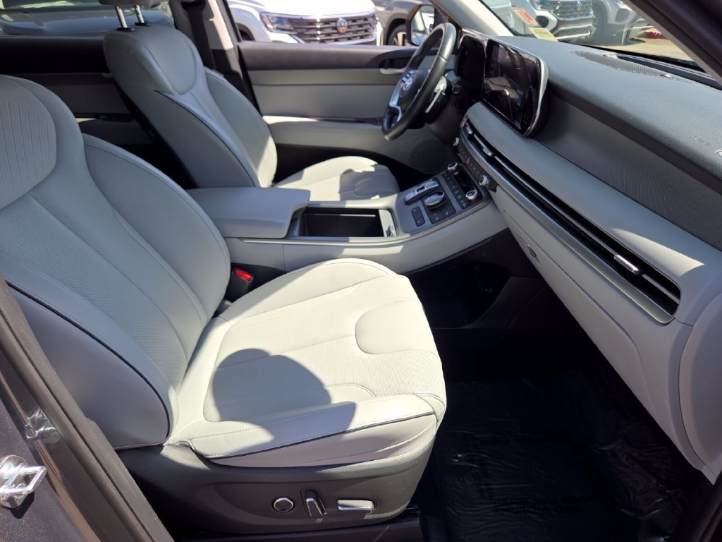 Used 2025 Hyundai Palisade SEL FWD image 17
