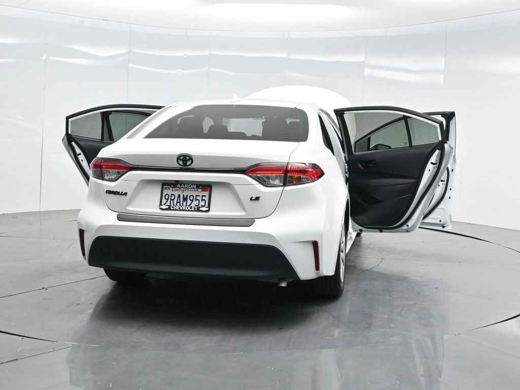 Used 2025 Toyota Corolla LE FWD image 49