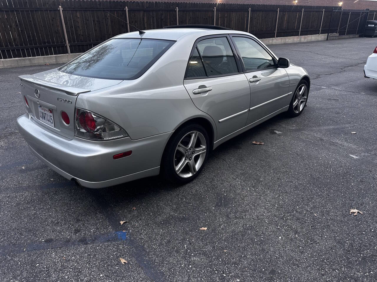 Used 2002 Lexus IS 300 image 5