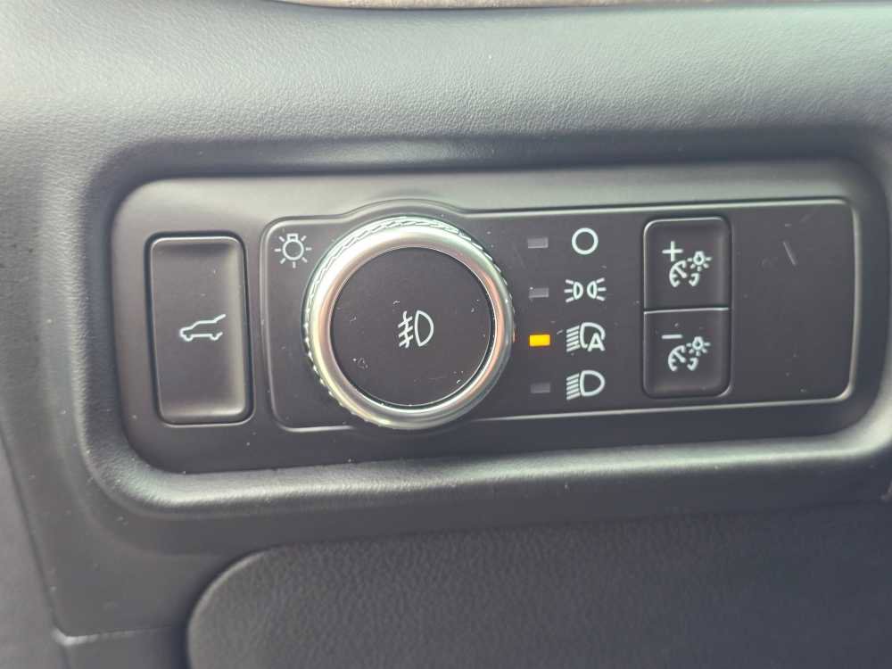 Used 2023 Ford Explorer Platinum w/ Technology Package image 21