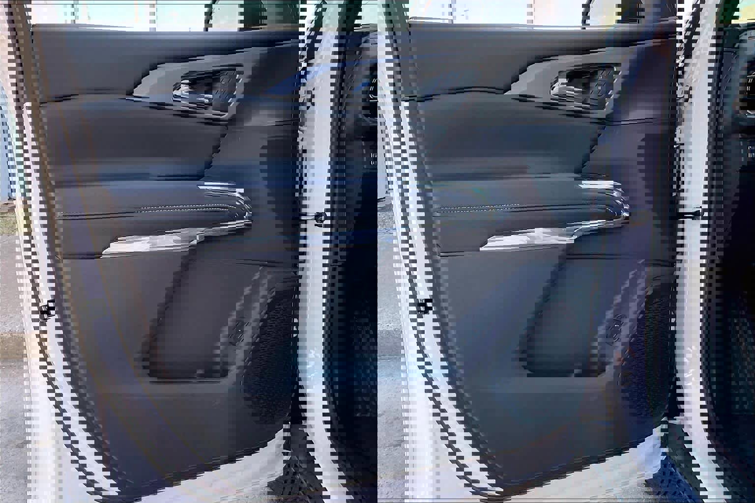 Certified 2025 Chevrolet Traverse LT image 20