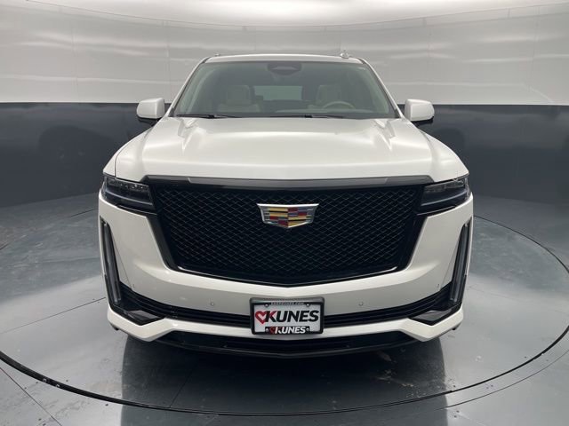 Used 2024 Cadillac Escalade ESV Sport Platinum AWD/4WD image 2