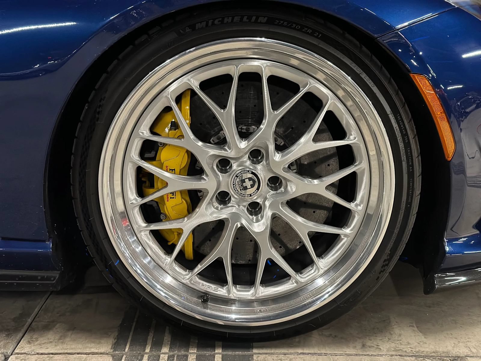 Used 2018 Ferrari 812 Superfast RWD image 40