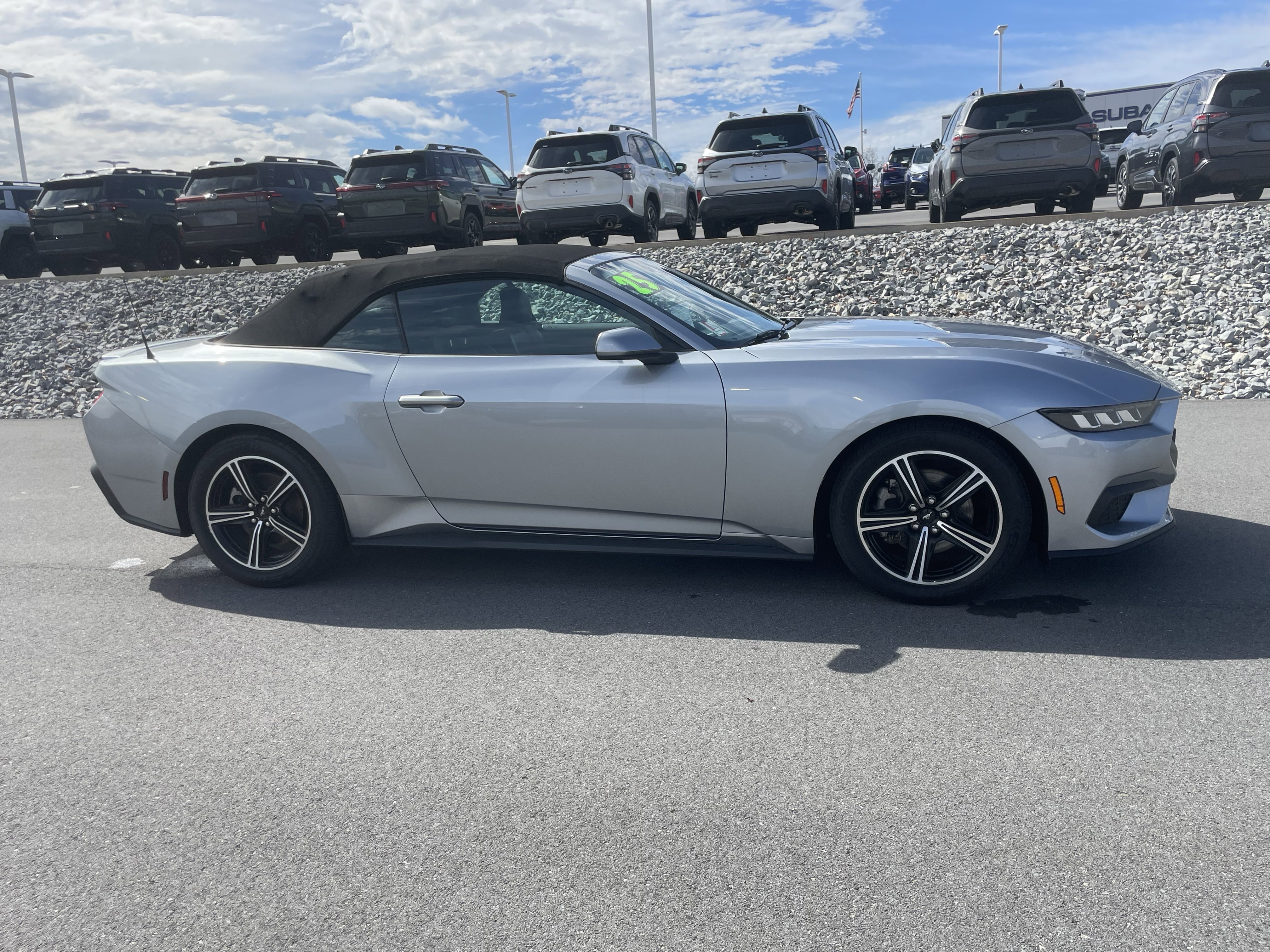 Used 2025 Ford Mustang Premium image 2