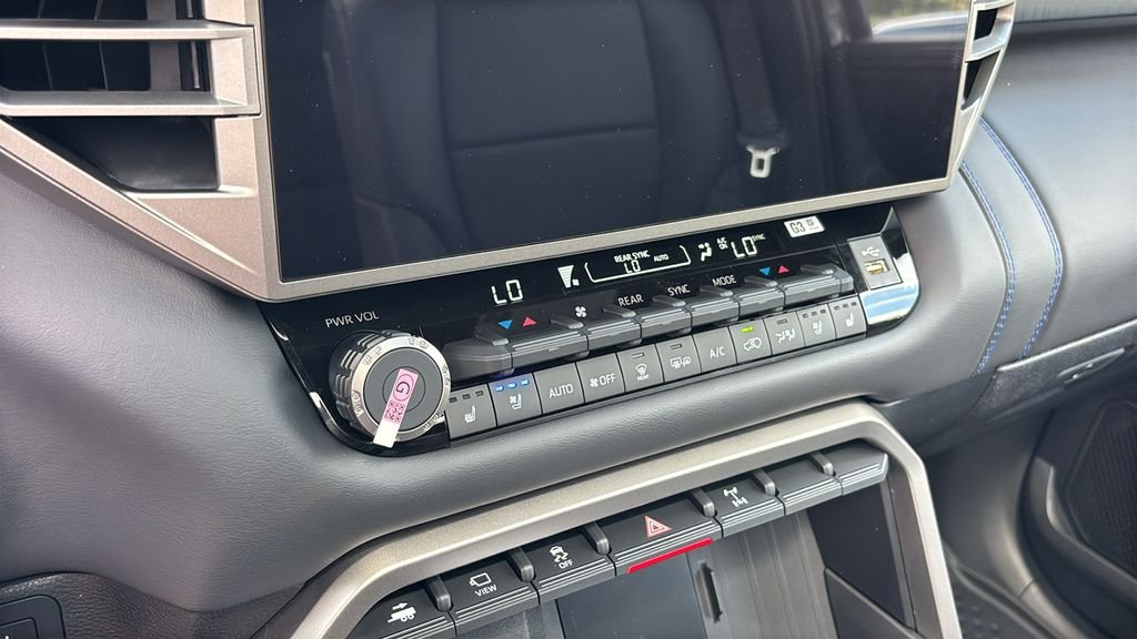 New 2026 Toyota Sequoia Platinum AWD/4WD image 19