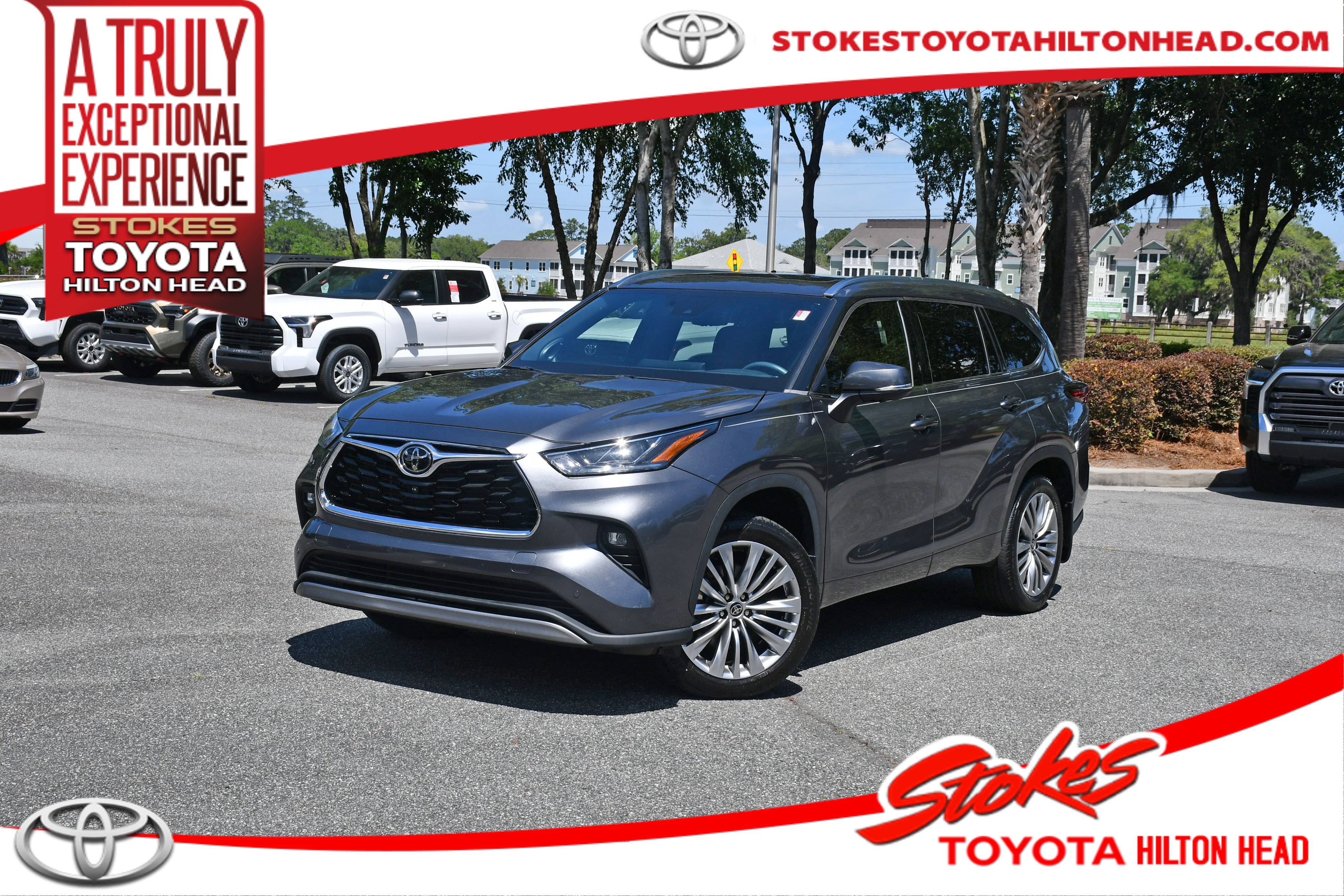 Certified 2024 Toyota Highlander Platinum FWD image 1