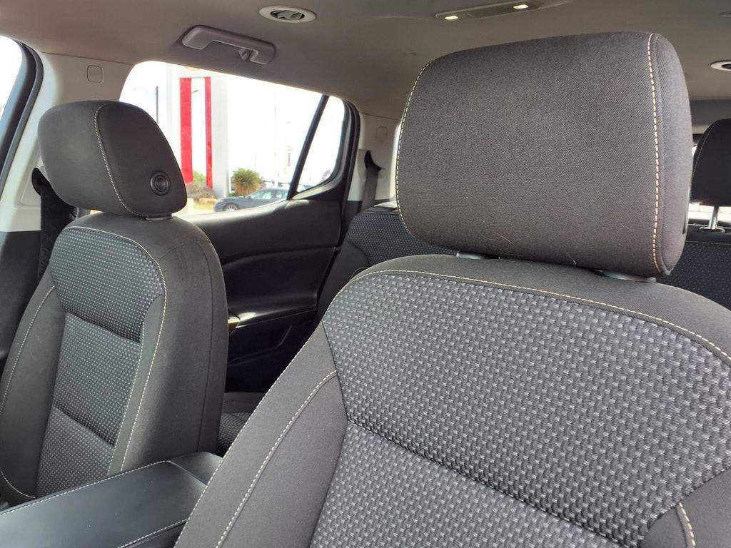 Used 2020 GMC Acadia SLE w/ LPO, Floor Liner Package image 17
