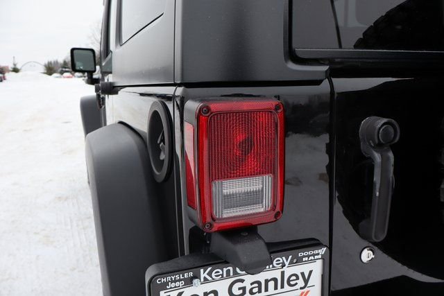 Used 2017 Jeep Wrangler Unlimited Willys image 29