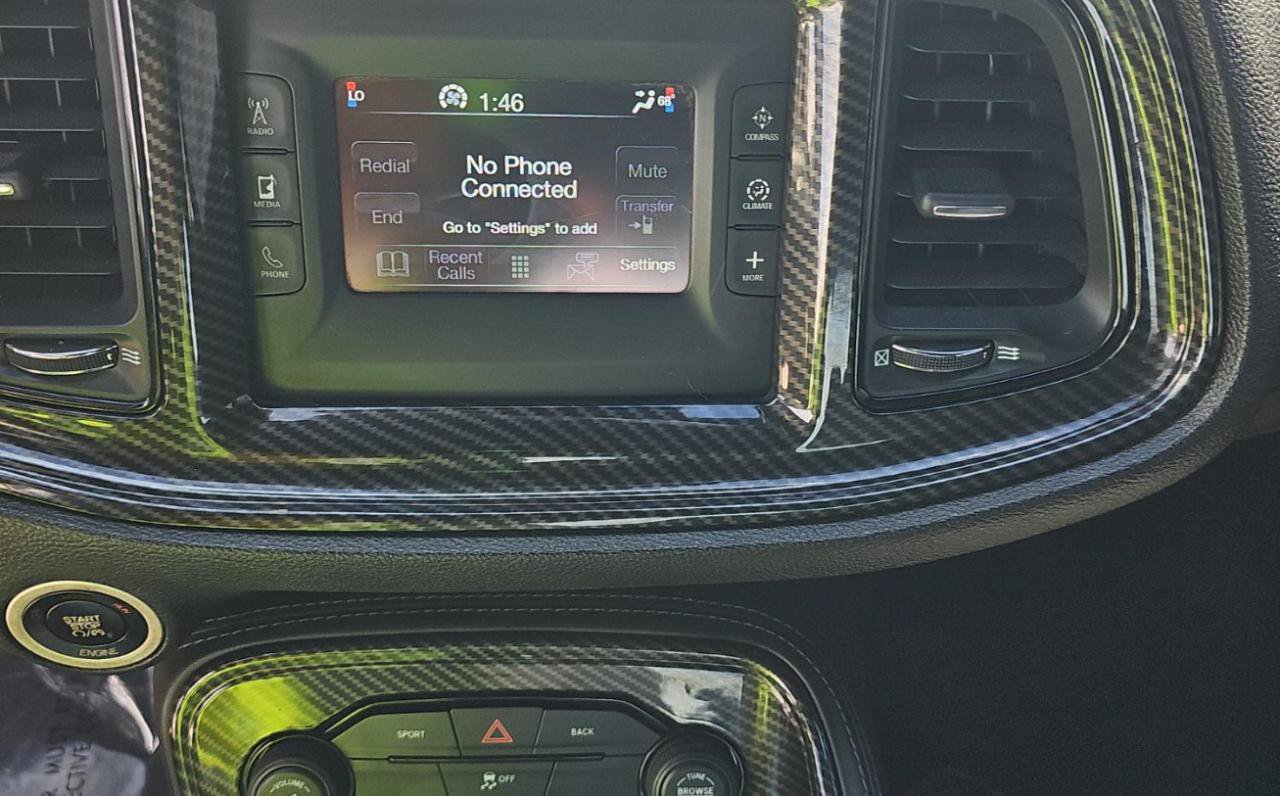 Used 2015 Dodge Challenger SXT RWD image 13