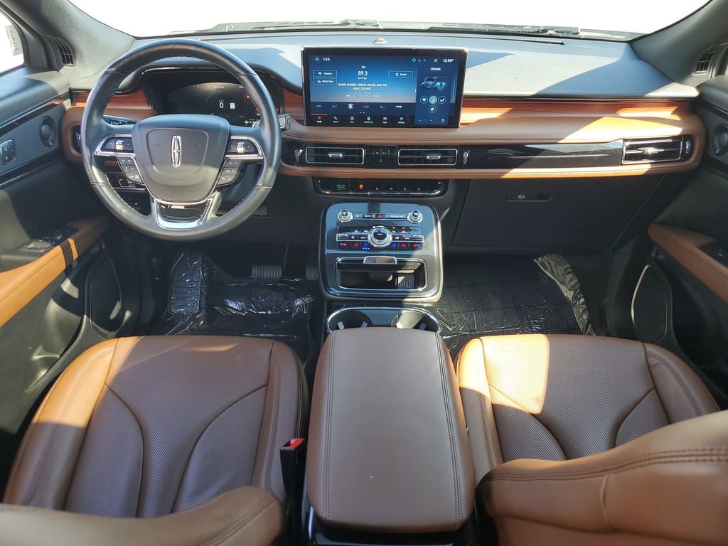 Used 2023 Lincoln Nautilus Reserve w/ Equipment Group 201A image 10