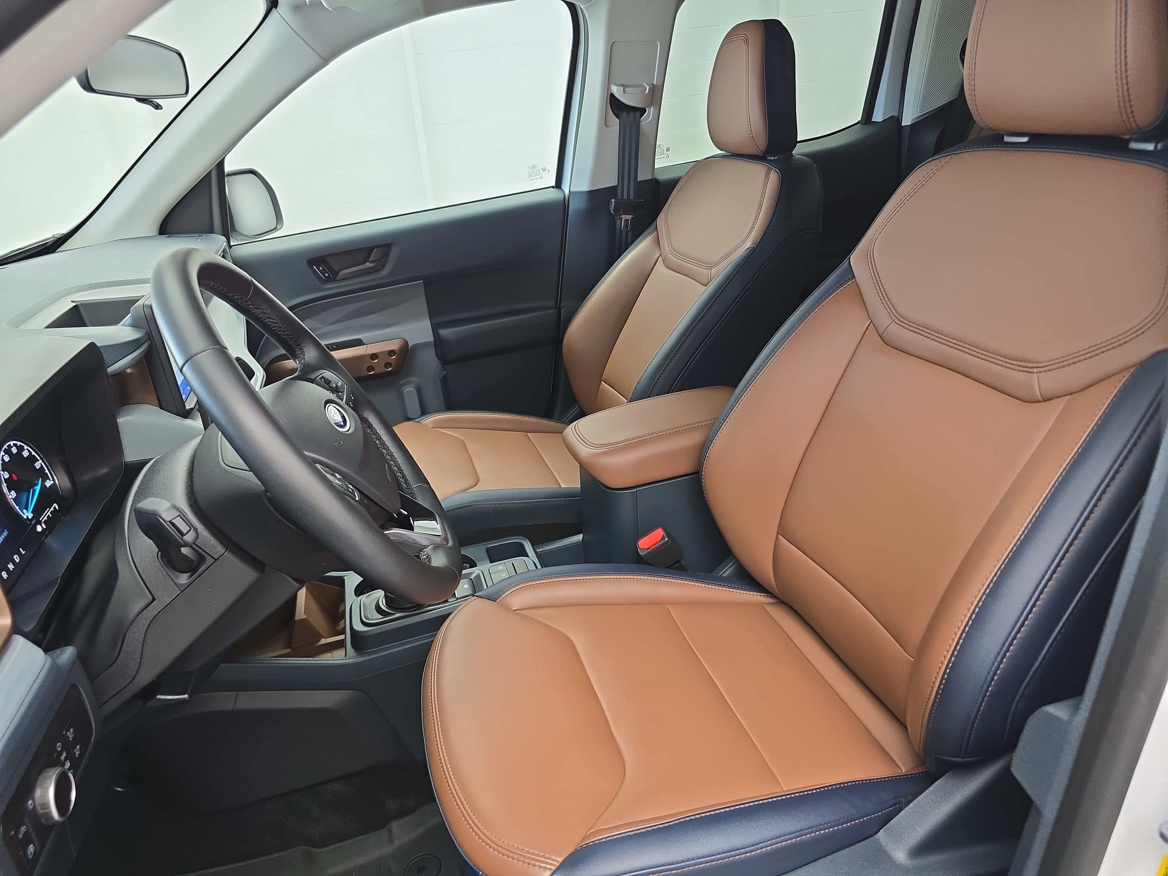Used 2024 Ford Maverick Lariat FWD image 14