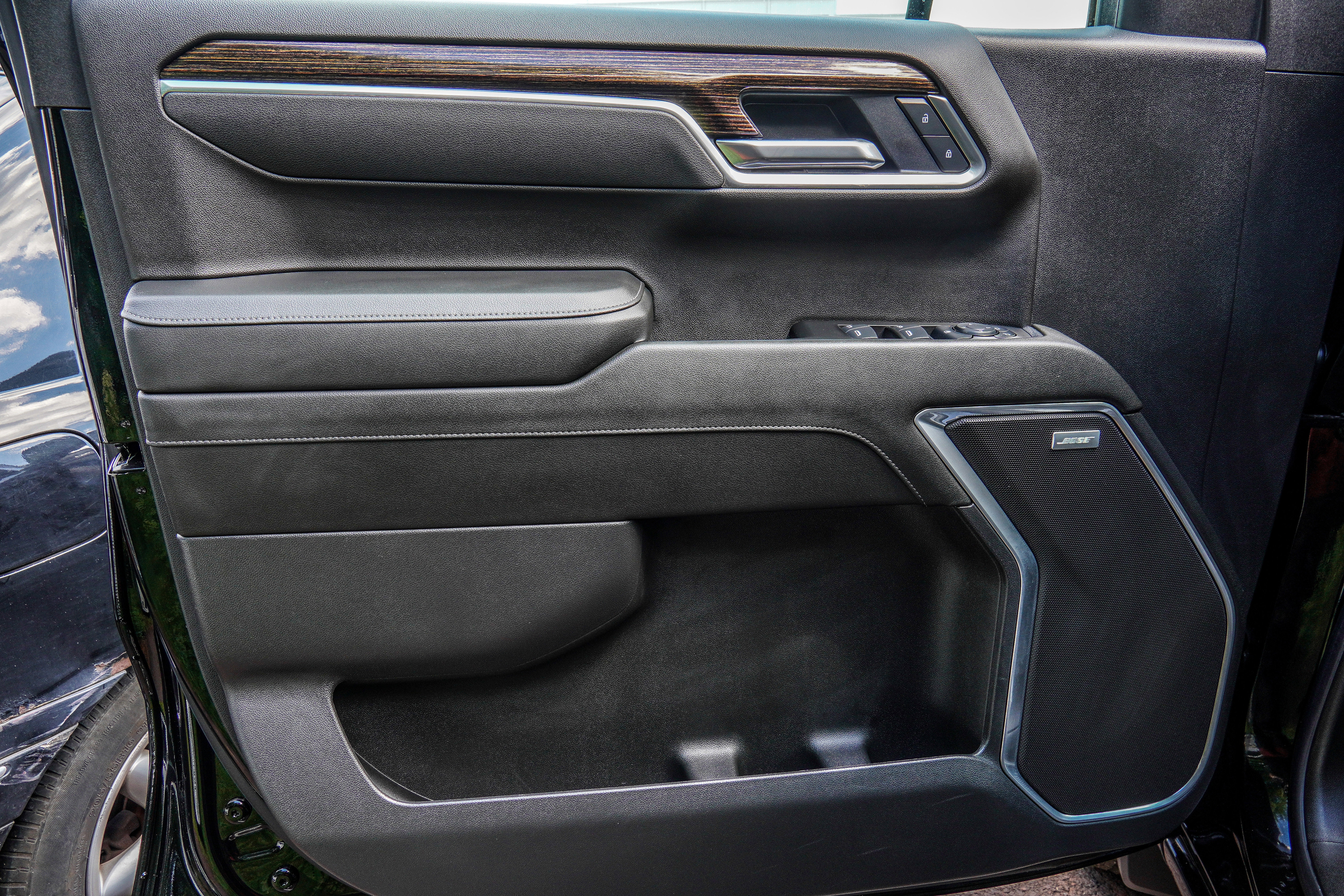 Used 2025 GMC Sierra 1500 Elevation w/ Elevation Premium Package image 16