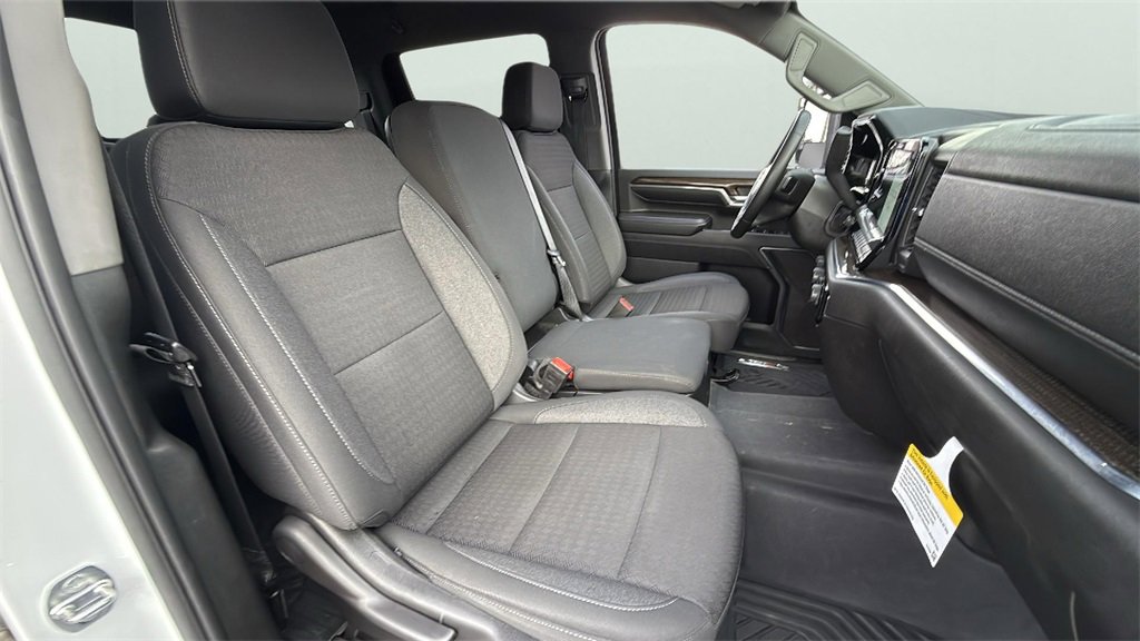 Used 2024 Chevrolet Silverado 2500 LT image 32
