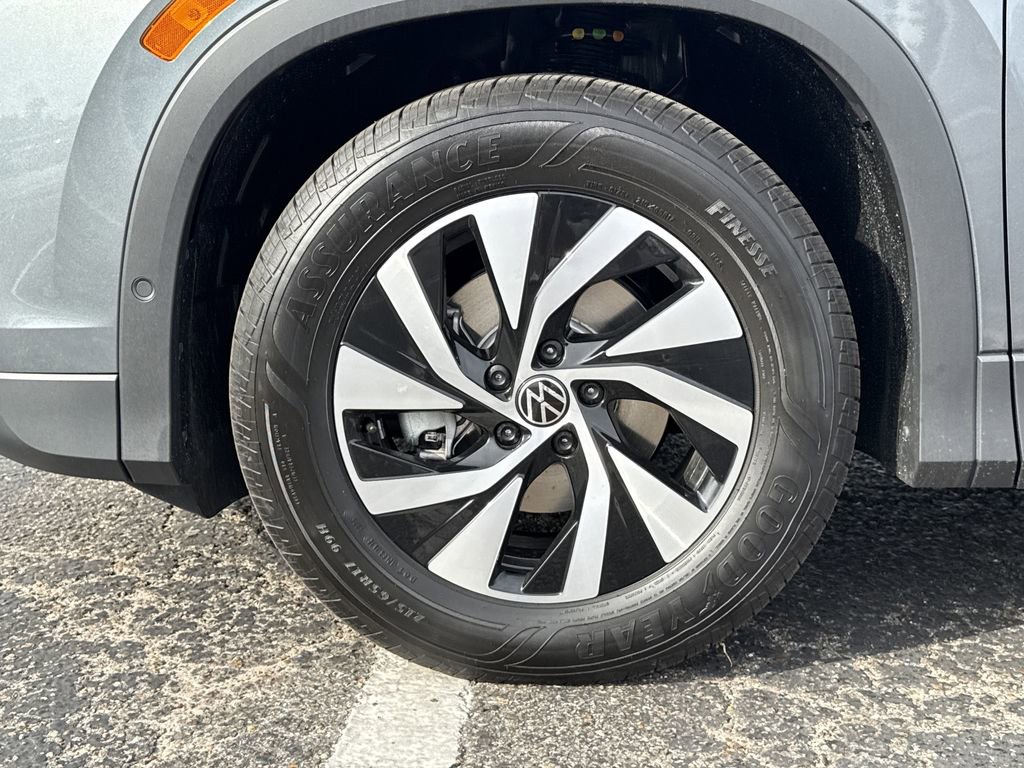 New 2026 Volkswagen Tiguan S FWD image 9