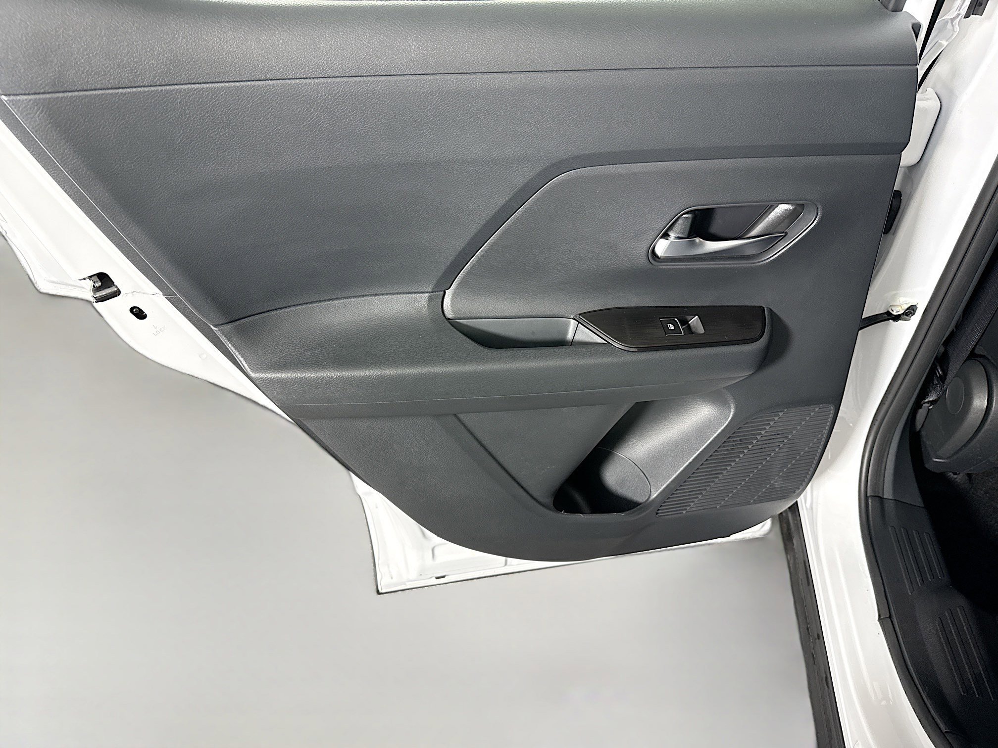 Used 2026 Nissan Kicks SR image 26