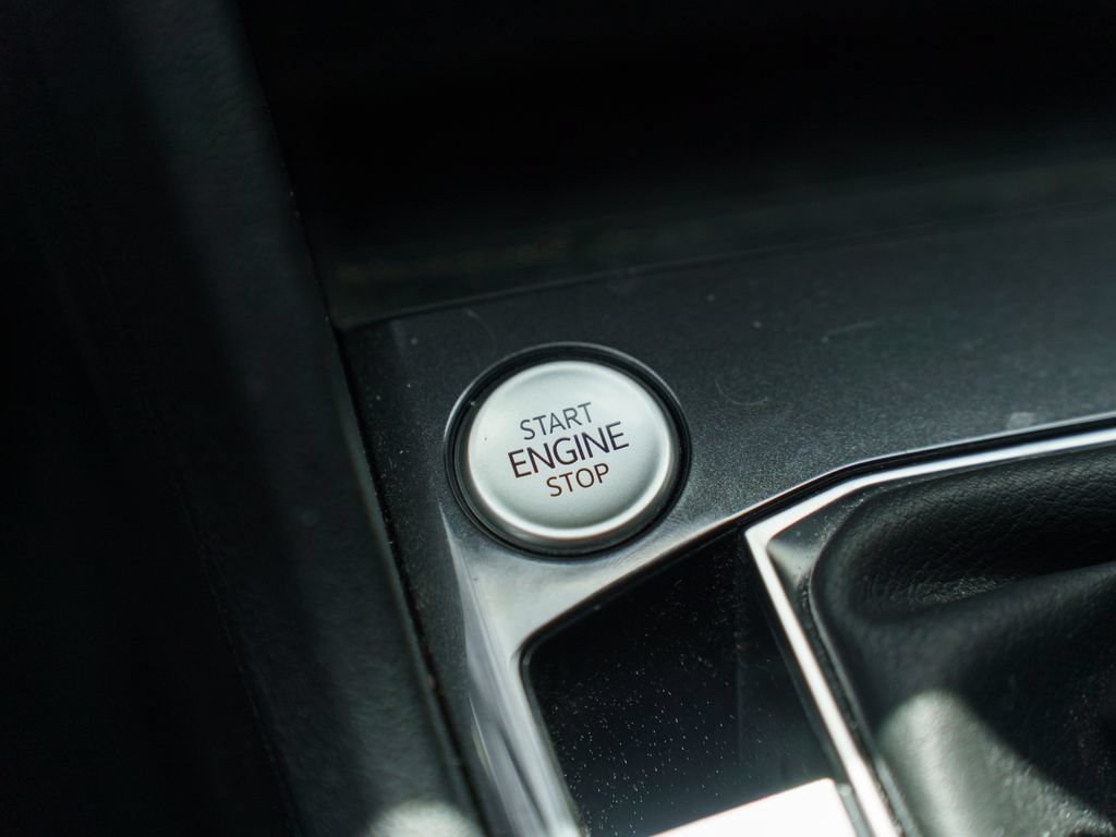 Used 2023 Volkswagen Tiguan SE AWD/4WD image 28