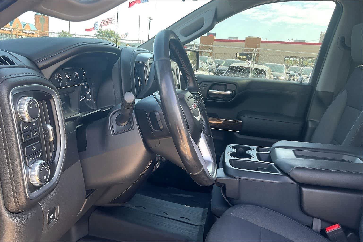 Used 2019 GMC Sierra 1500 SLE w/ SLE Value Package AWD/4WD image 2