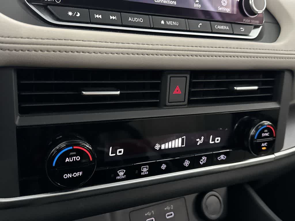Used 2024 Nissan Rogue SV FWD image 19